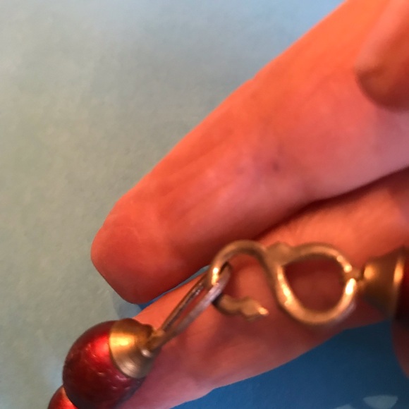 HAND PAINTED COPPERY RED LIGHTWEIGHT NECKLACE - Picture 5 of 15